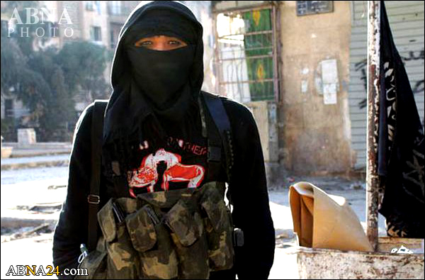 ISIS Female Terrorist Executes Iraqi Woman by 'Teeth'